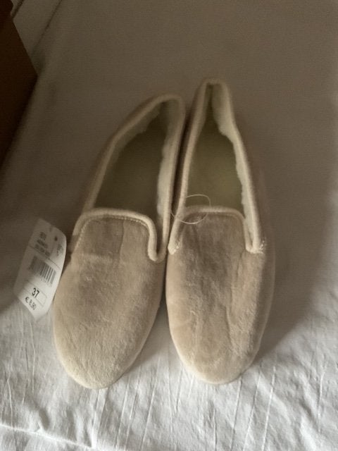 Pantoufle pointure 37, Kleding | Dames, Ophalen, Beige, Overige typen, Nieuw