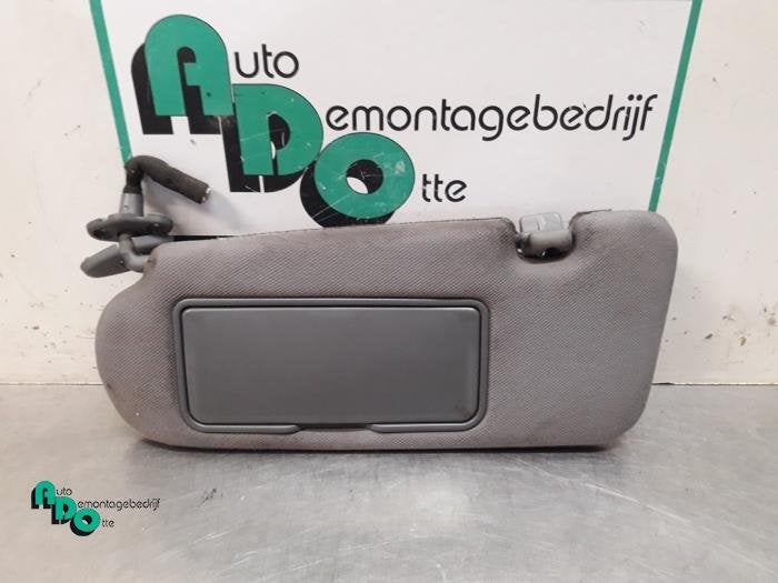 Zonneklep van een Kia Sorento (Sorento 03-), Auto-onderdelen, -, -, Ophalen of Verzenden, -