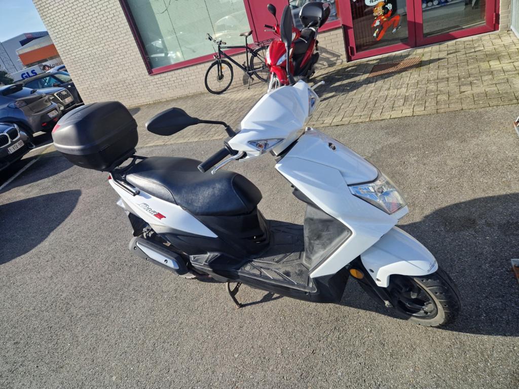 Brommer B klasse
15000 km
!!!1WEEK TEST EN GELD TERUG GARATI, Enlèvement