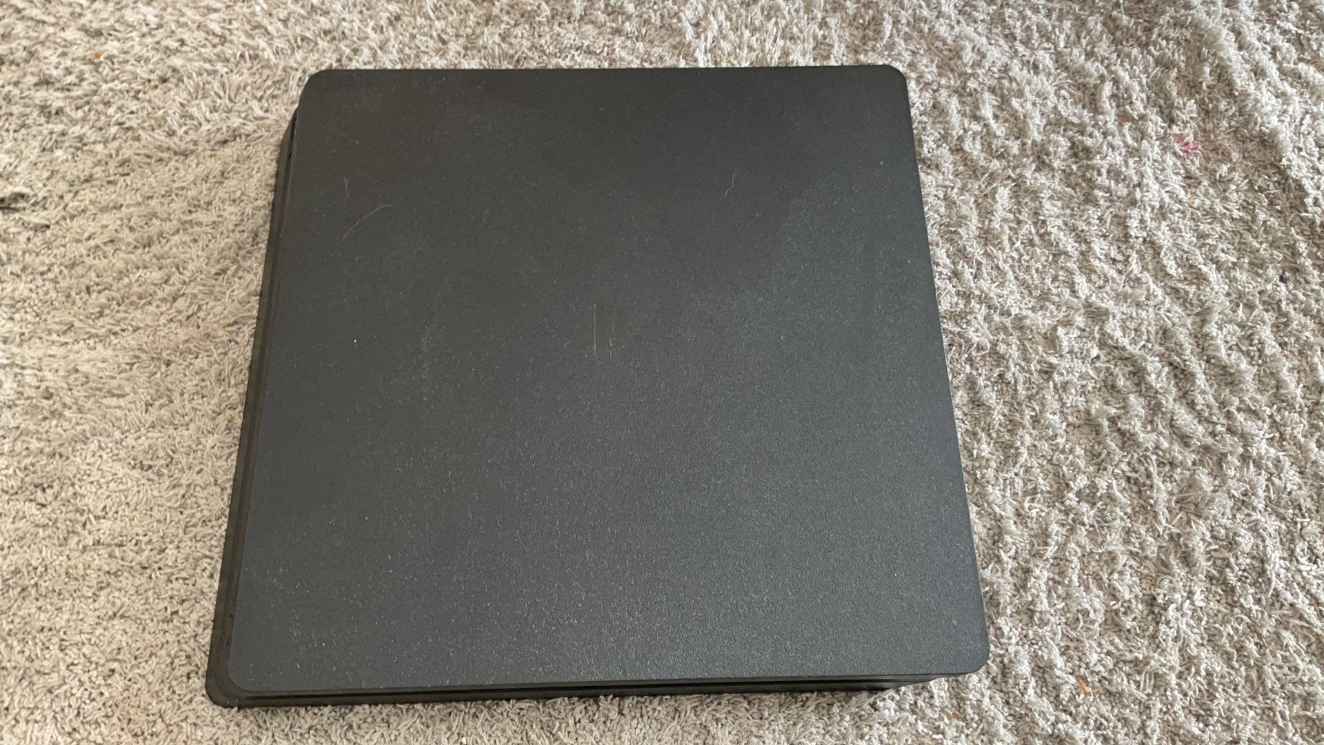 Ps4 met een lader en een controller, Games en Spelcomputers, Ophalen, Zo goed als nieuw