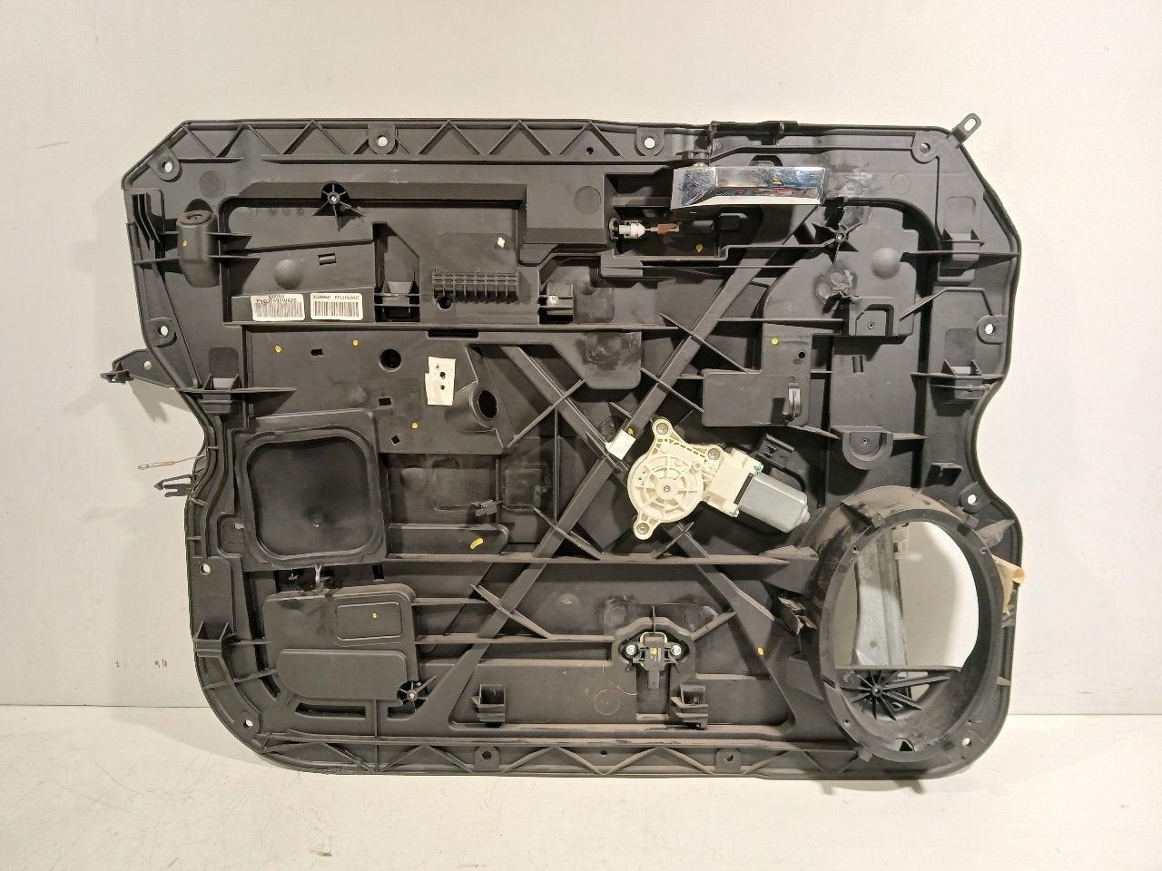 Raammechaniek elektrisch links voor Ram 1500, Onderdelen@venauto.nl, Van der Ven Autorecycling B.V., Ettenseweg 76, 4706 PB Roosendaal, The Netherlands