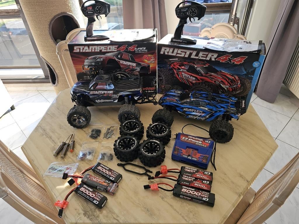 Traxxas lot: 2x Stampede 4x4 & Rustler + lader + 6 accu's, Gebruikt, 1:50 of kleiner, Auto, Ophalen
