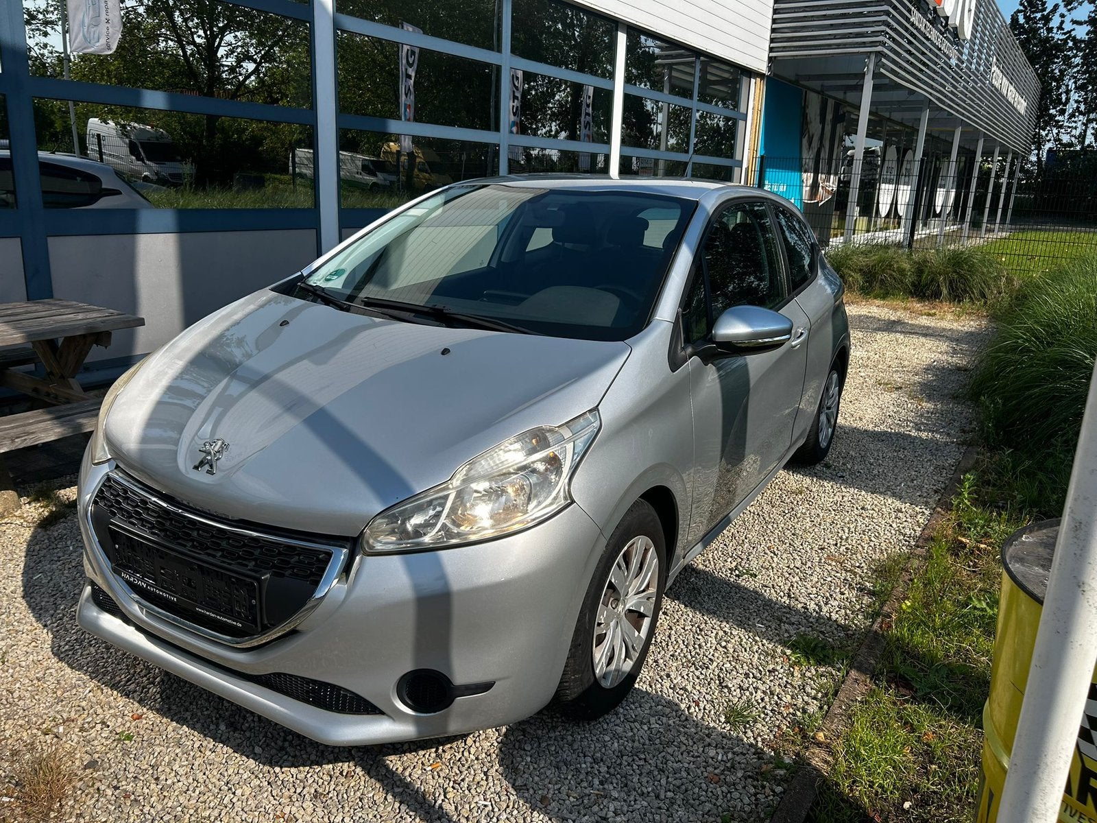 Peugeot 208 Met keuring en garantie, Auto's, Voorwielaandrijving, Zwart, Bedrijf, Handgeschakeld
