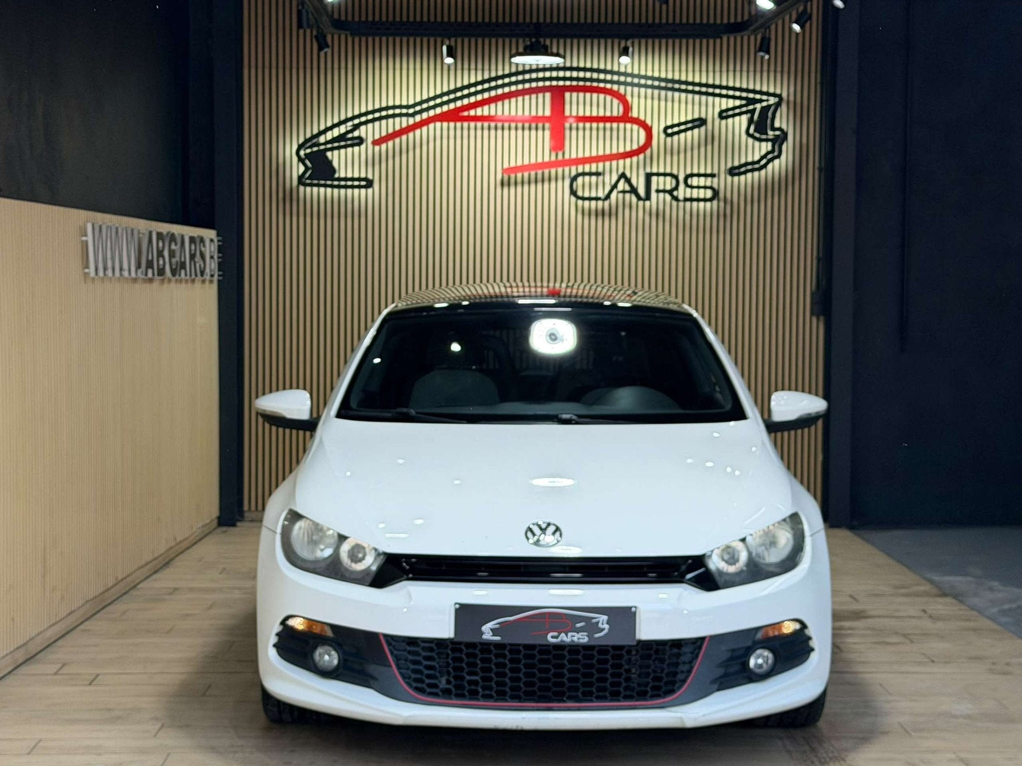 Volkswagen Scirocco 1.4 TSI * GARANTIE 12 MOIS * R LINE *, Auto's, Volkswagen, 90 kW, Gebruikt, Zwart, 4 cilinders