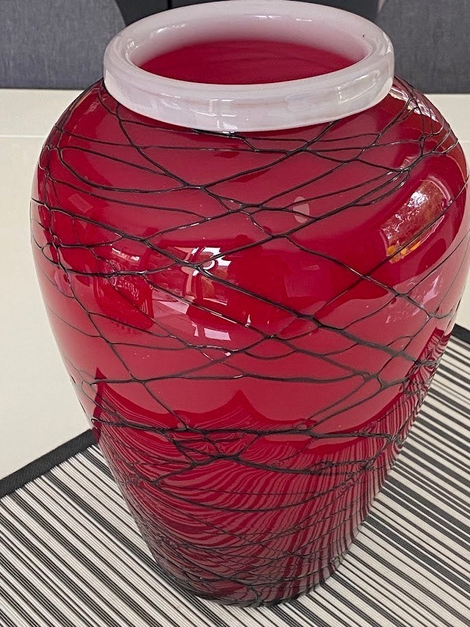 Massieve mondgeblazen retro design vaas in rood Murano glas, Ophalen