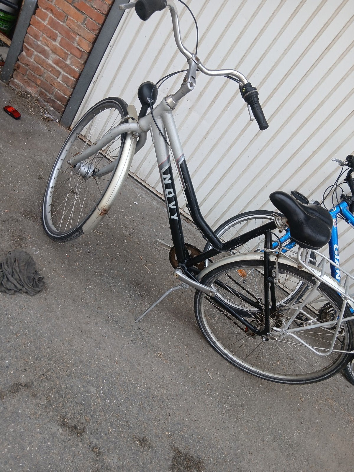 fiets alles in goeie staat, Enlèvement