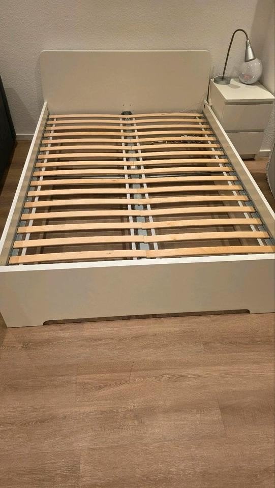 Askvoll wit Ikea-bed 140x200cm, Huis en Inrichting, Slaapkamer | Beddengoed, Wit, IKEA, Ophalen