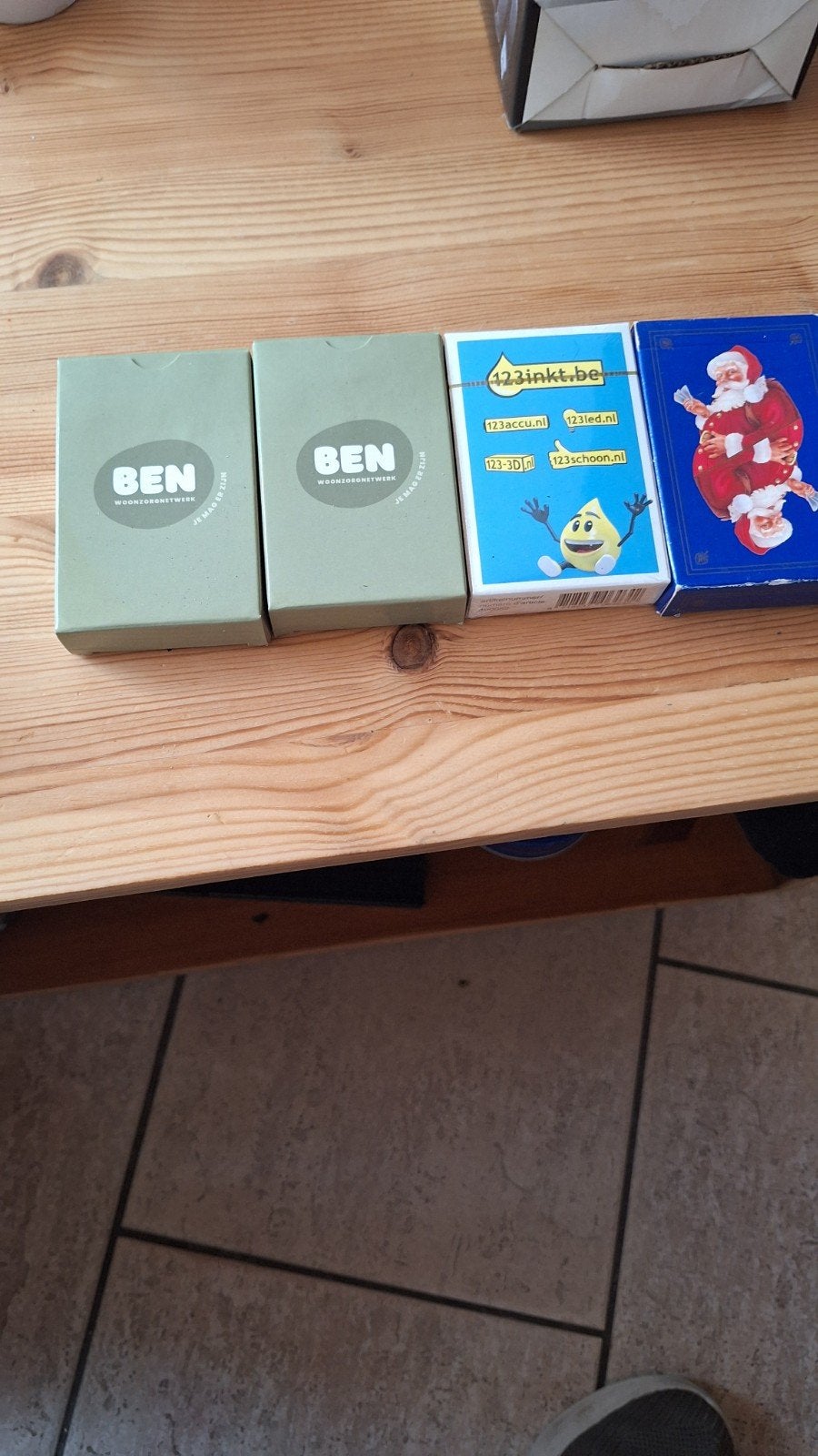 Kaartspel  4 stuks 1€, Hobby en Vrije tijd, Gezelschapsspellen | Kaartspellen, Ophalen of Verzenden