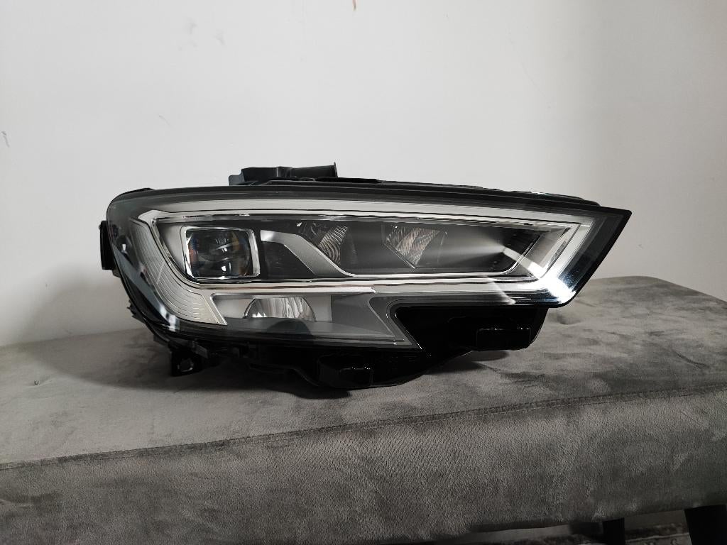 Feu avant droit Audi A3 8V (original) 2012-2021, Enlèvement, Utilisé, Audi
