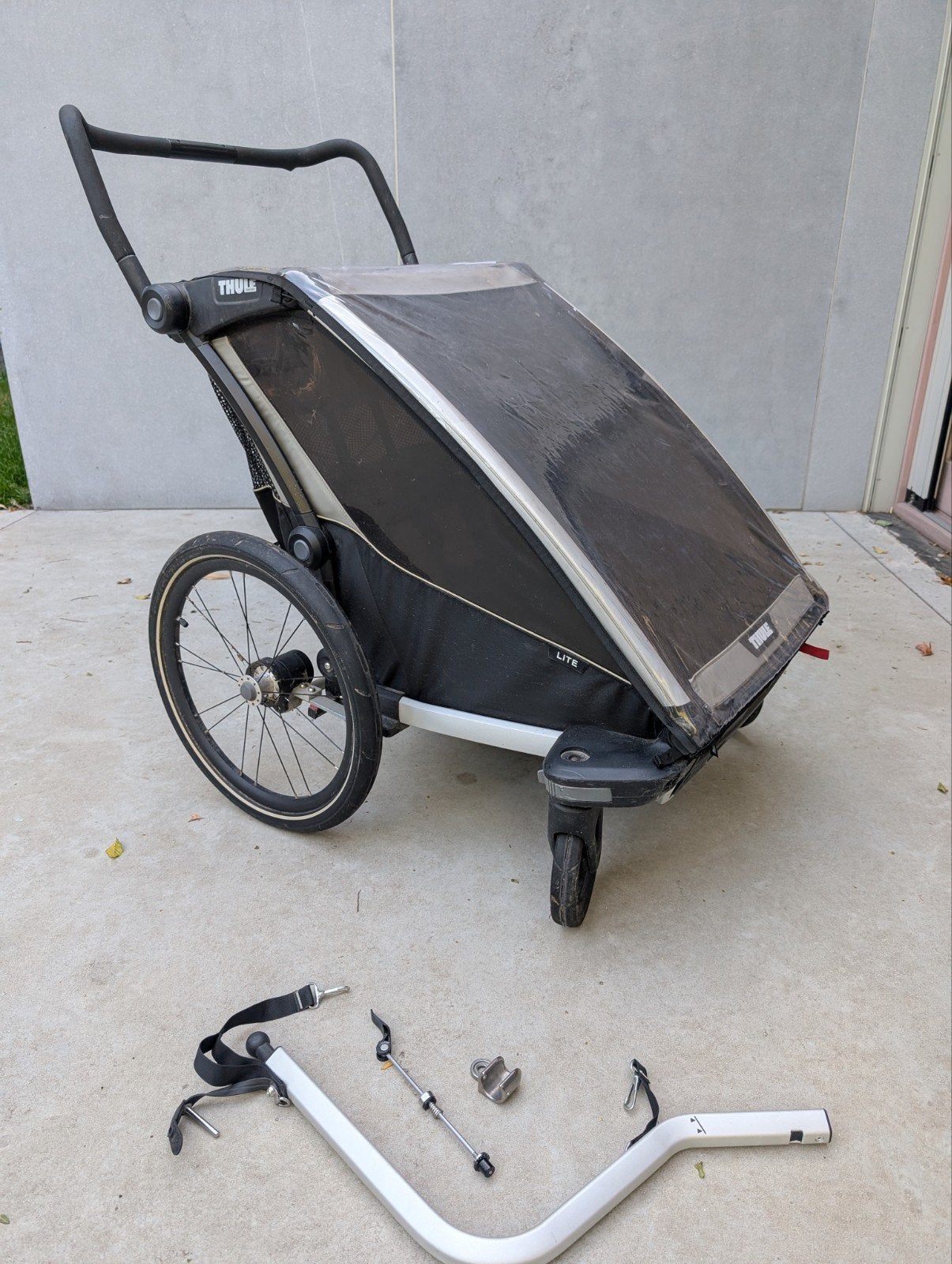 Thule light fietskar voor 2 kinderen, Fietsen en Brommers, Fietsaccessoires | Aanhangwagens en Karren, Ophalen, Gebruikt, Opvouwbaar