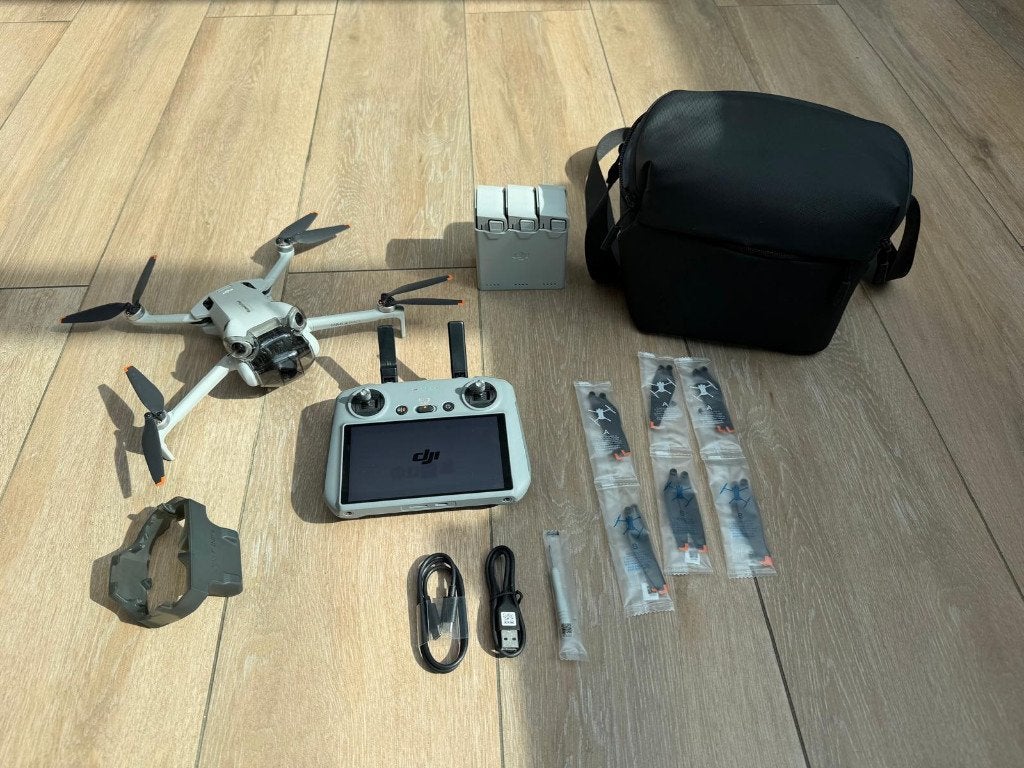 DJI MINI 4 PRO fly more combo, TV, Hi-fi & Vidéo, Drones, Comme neuf, Drone avec caméra, DJI, Moins de 250 g, 15 à 30 minutes