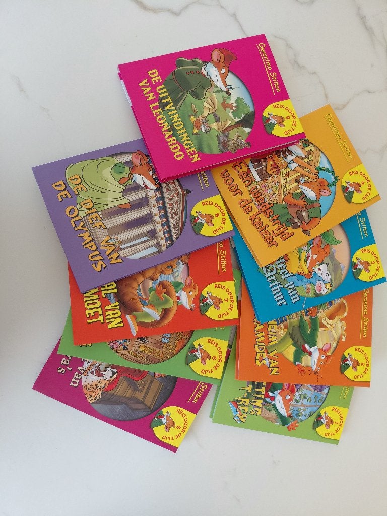 Verzamelbox Geronimo Stilton - Reis door de tijd (9 boeken), Boeken, Fictie algemeen, Geronimo Stilton, Ophalen of Verzenden, Zo goed als nieuw