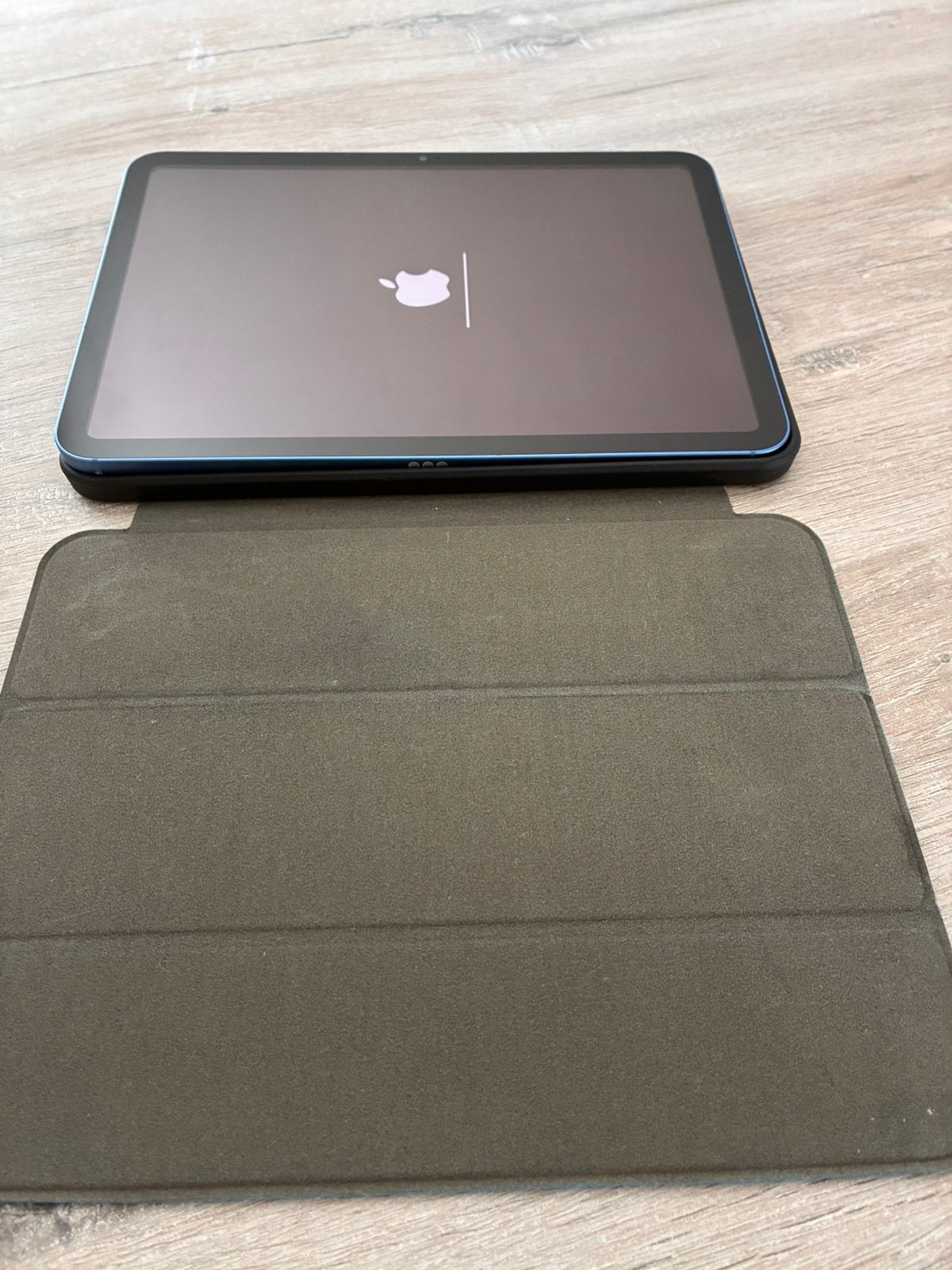 Apple i pad 2025, Informatique & Logiciels, Apple iPad Tablettes, Enlèvement, Comme neuf
