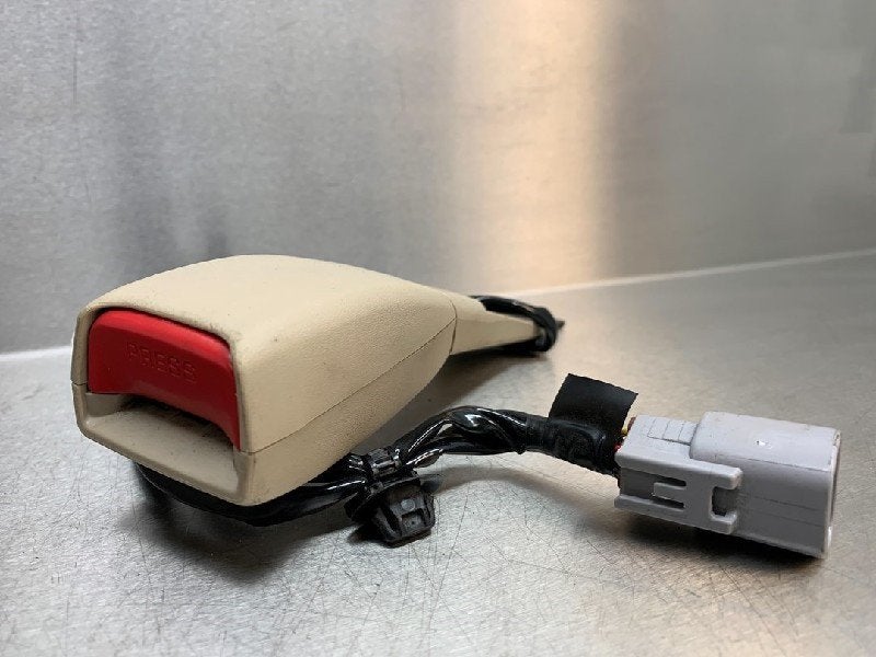 BOUCLE DE CEINTURE DE SECURITE AVANT DROIT Lexus GS (..S16), Utilisé, Lexus