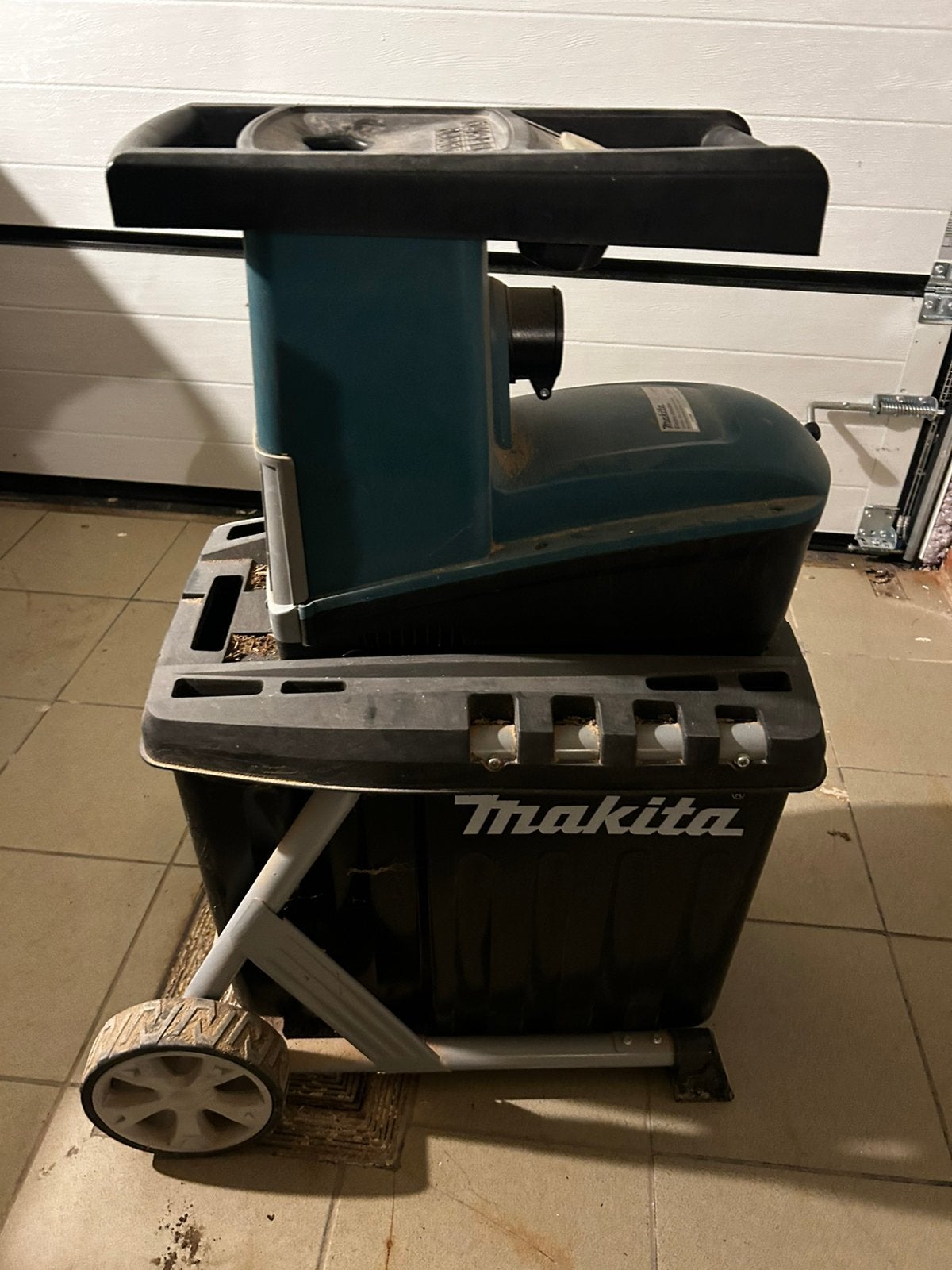 Makita broyeur a bois, Enlèvement, Utilisé
