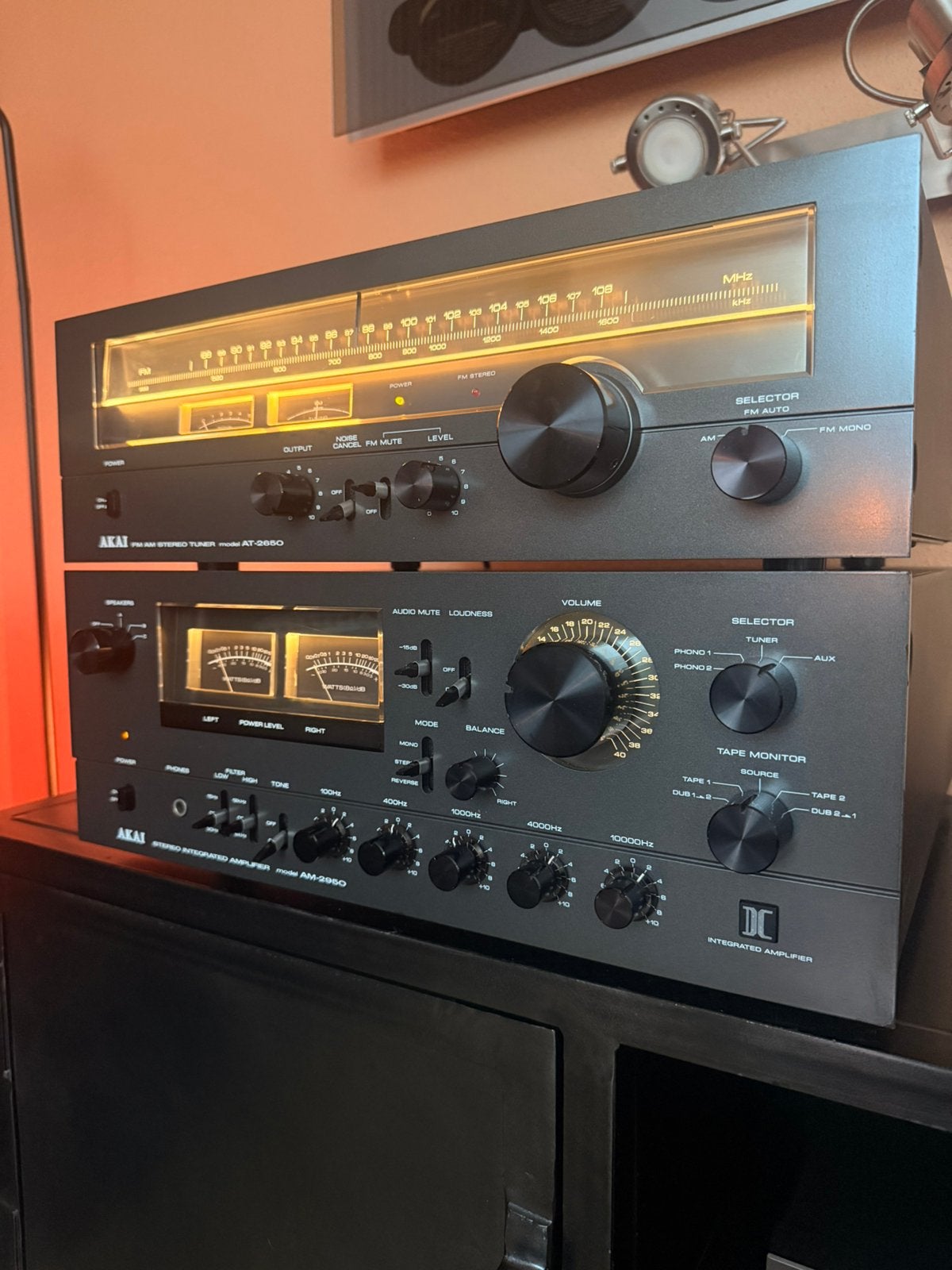 Akai AM2950 & Akai AT2850 mint, Ophalen, Zo goed als nieuw, Akai, Losse componenten