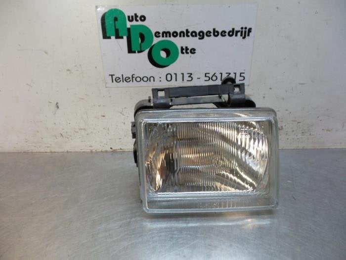 Phare droit d'un Opel Corsa (Corsa A 83-), -, 3 mois de garantie, Utilisé, -