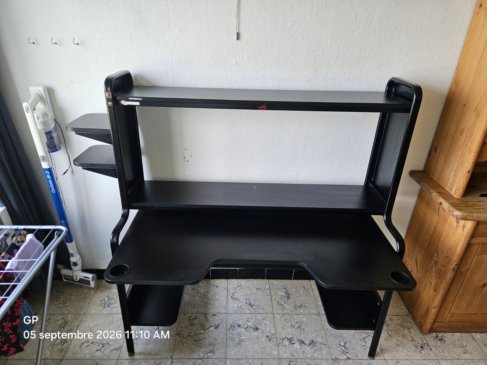 Bureau gamer IKEA FREDDE noir, Bureau gaming, 74 cm, Utilisé, Enlèvement