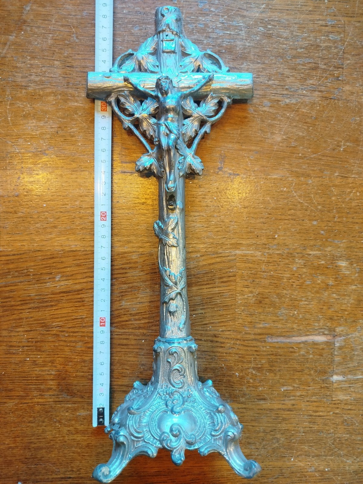 Ancien crucifix en métal patiné style néo-gothique, Antiquités & Art, Enlèvement
