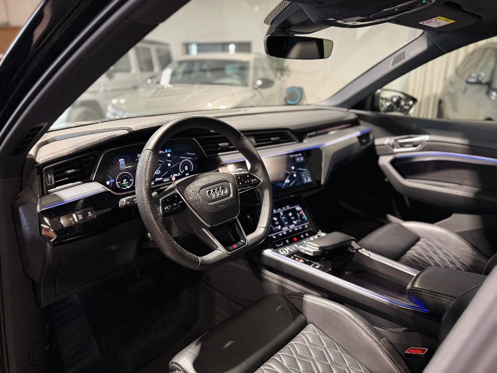 Audi E-Tron 55 Quattro S-Line « Édition noire » - Garantie, Autos, Audi, Cuir, Achat, Euro 6, Entreprise