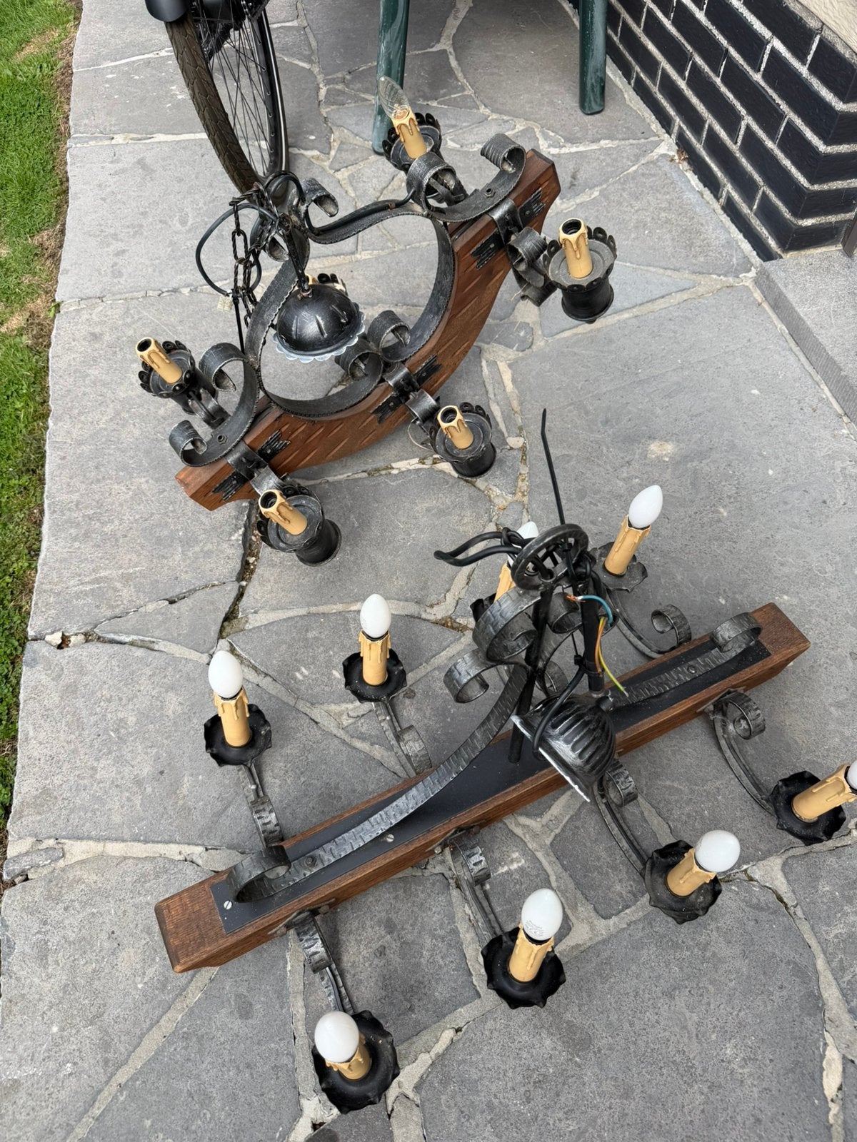 2 lustres anciens, Enlèvement, Utilisé