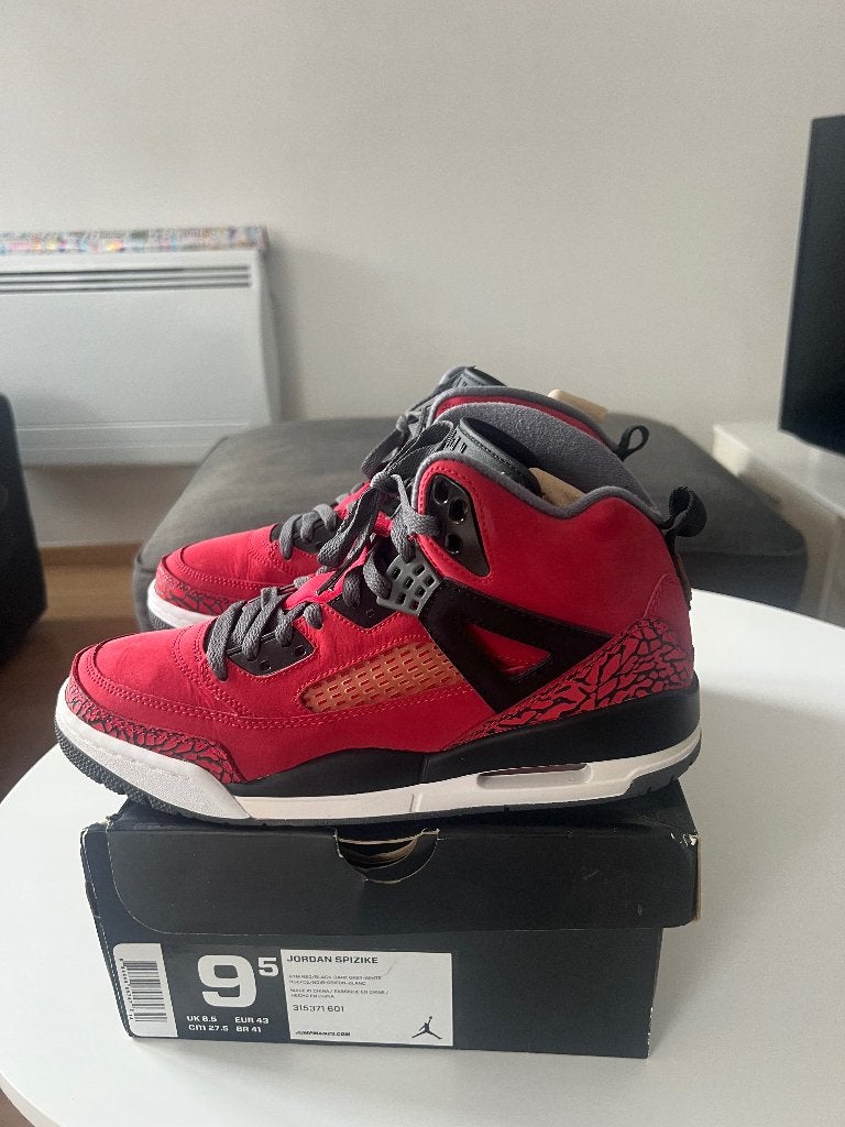 Jordan Spizike toro bravo taille 9,5/43, Enlèvement ou Envoi, Autres couleurs, Comme neuf, Jordan