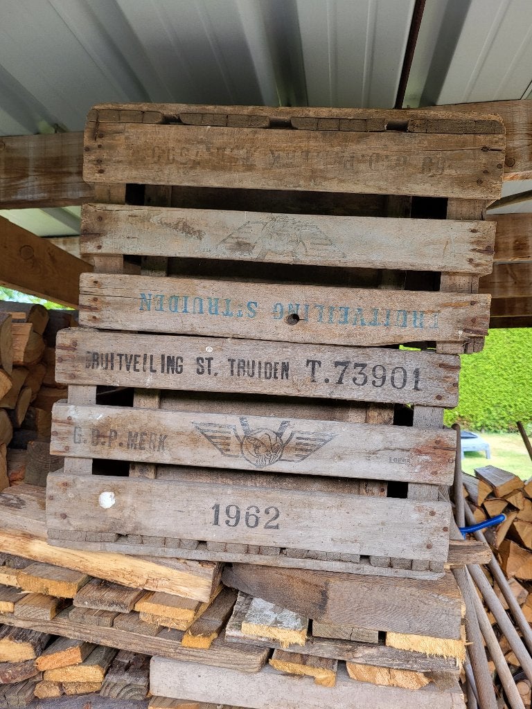 Houten fruitkisten, Ophalen