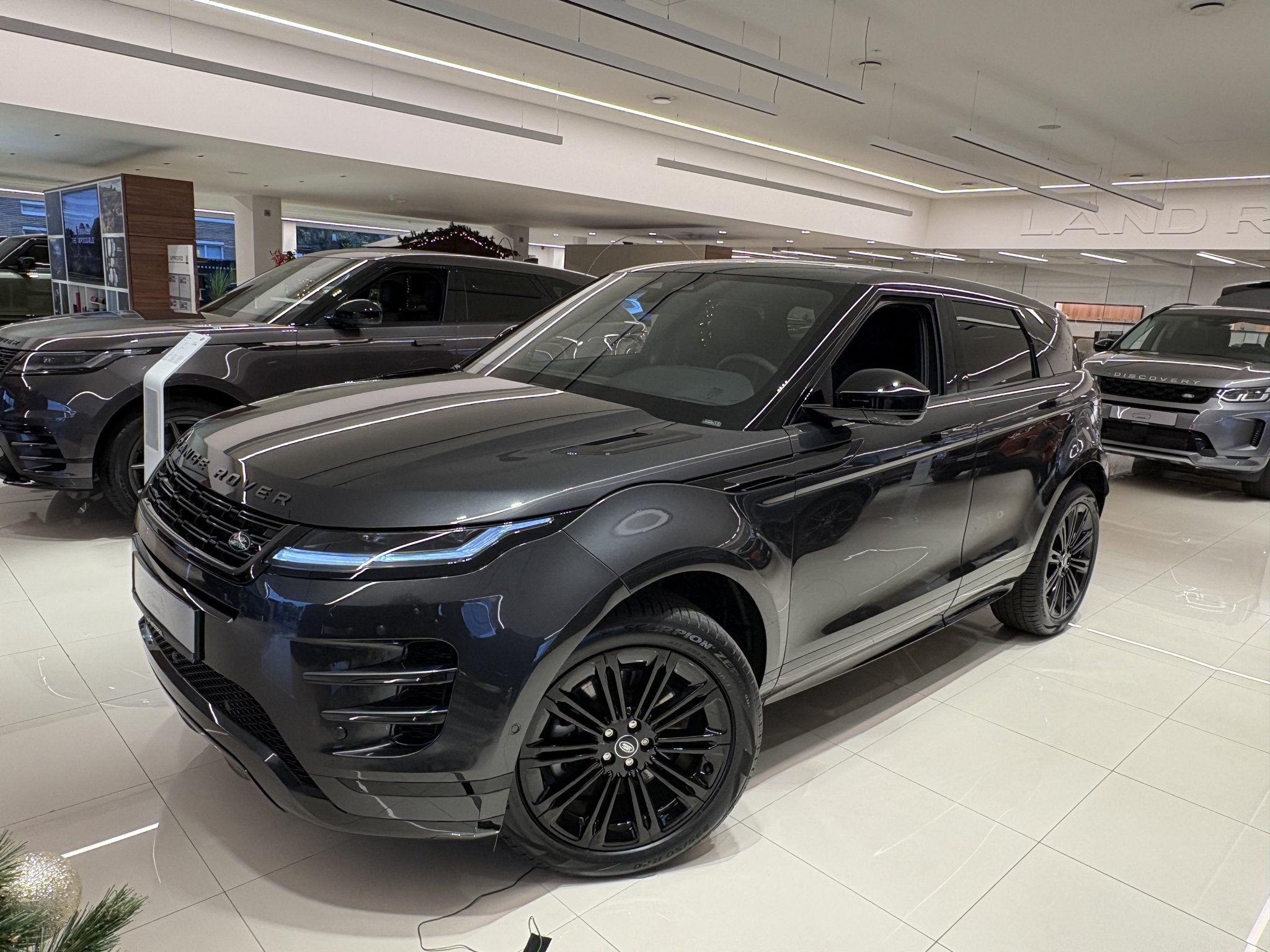 Land Rover Range Rover Evoque // P270e Dynamic SE, Automaat, 1497 cc, Overige kleuren, 35 g/km