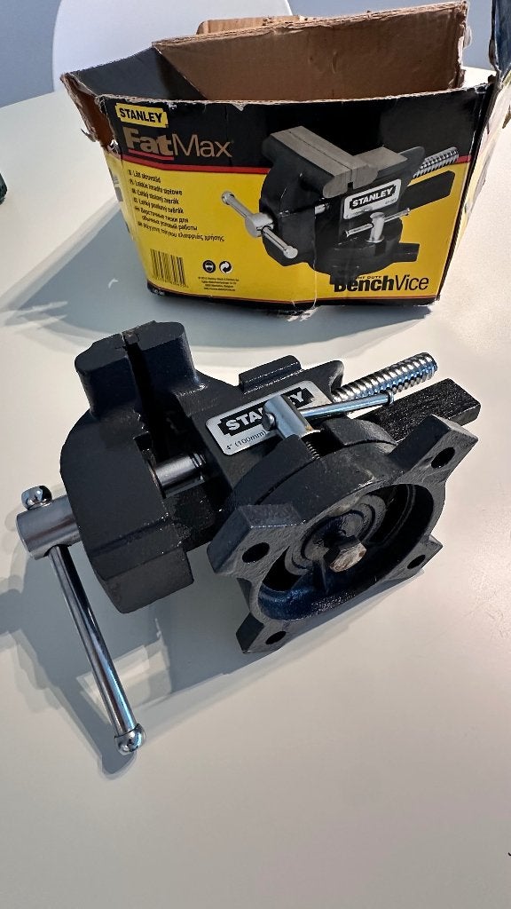 2x Stanley Fatmax bench vice 1-83-065, Ophalen, Nieuw, Bankschroef, Stanley