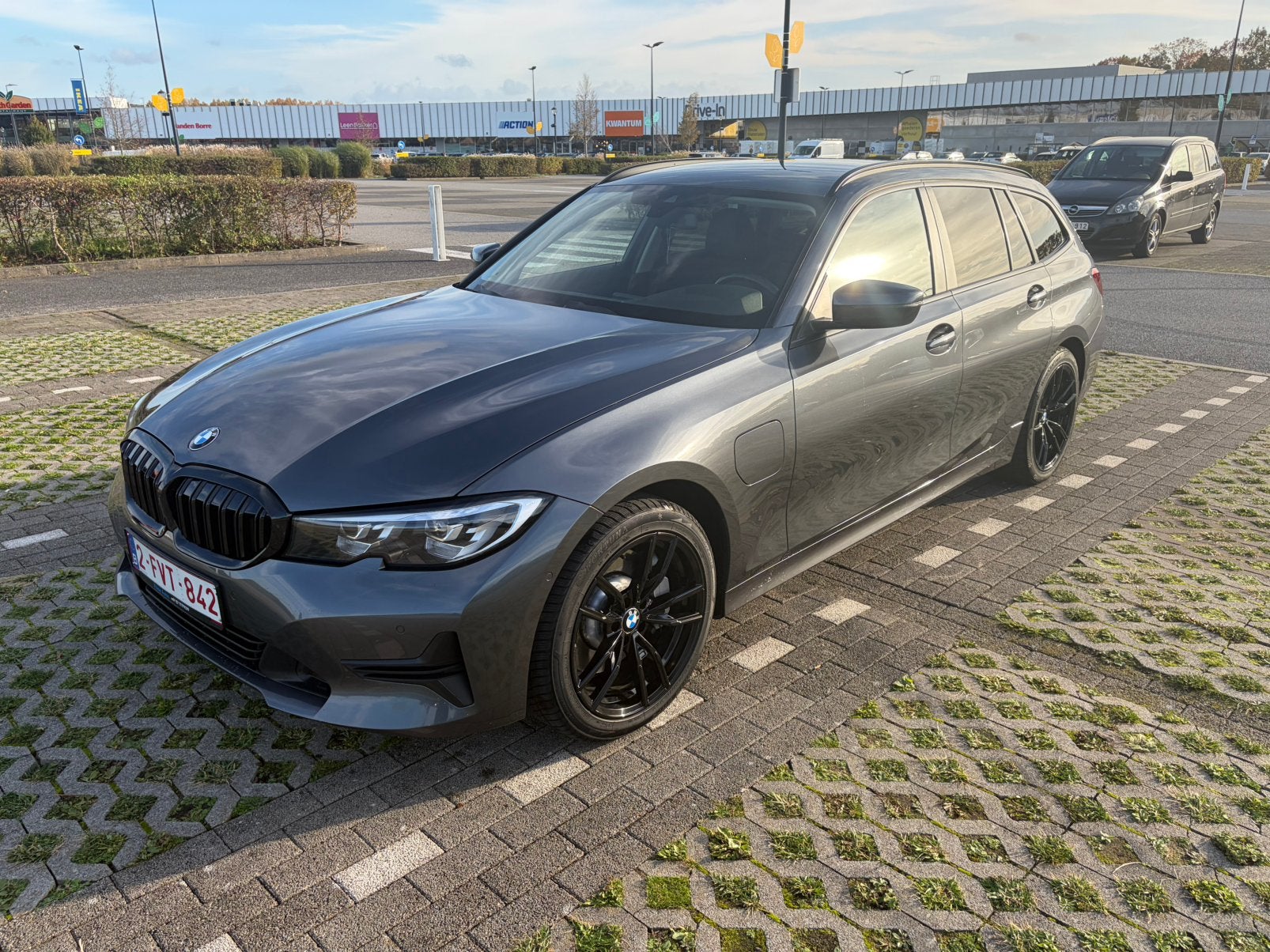 BMW 330e Touring 292ch | Shadow Line | Parking Auto | LED, Cuir, Argent ou Gris, Achat, Euro 6