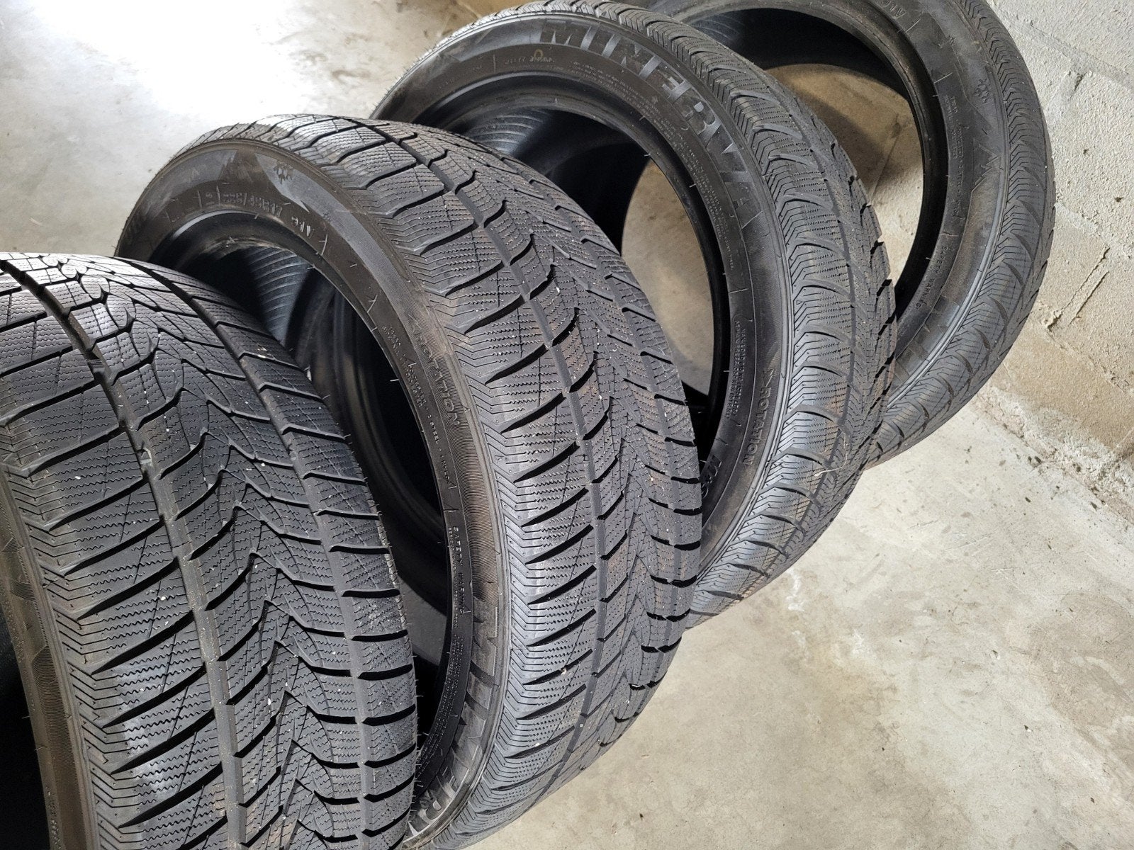 Set 4 Minerva winterbanden 225/45 R17 91V, Autos : Pièces & Accessoires, Pneus & Jantes, Pneu(s), Pneus hiver, 17 pouces, 225 mm