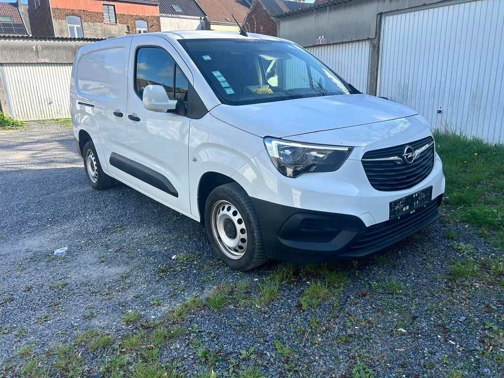 Opel Combo met lang onderstel 2020, Zwart, 4 cilinders, Leder en Stof, Wit