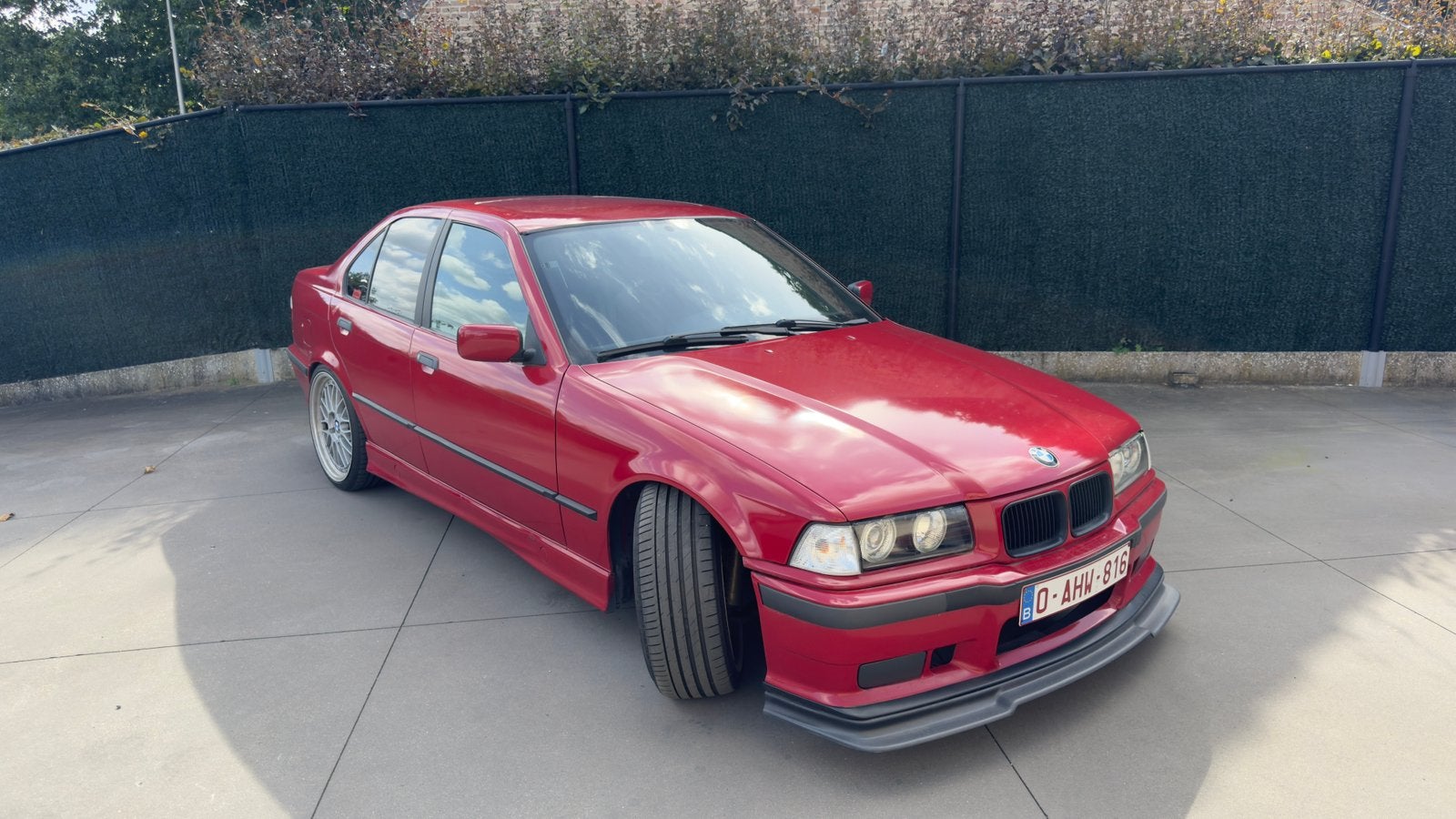 BMW e36 320i, Achterwielaandrijving, 143 kW, Zwart, Alcantara