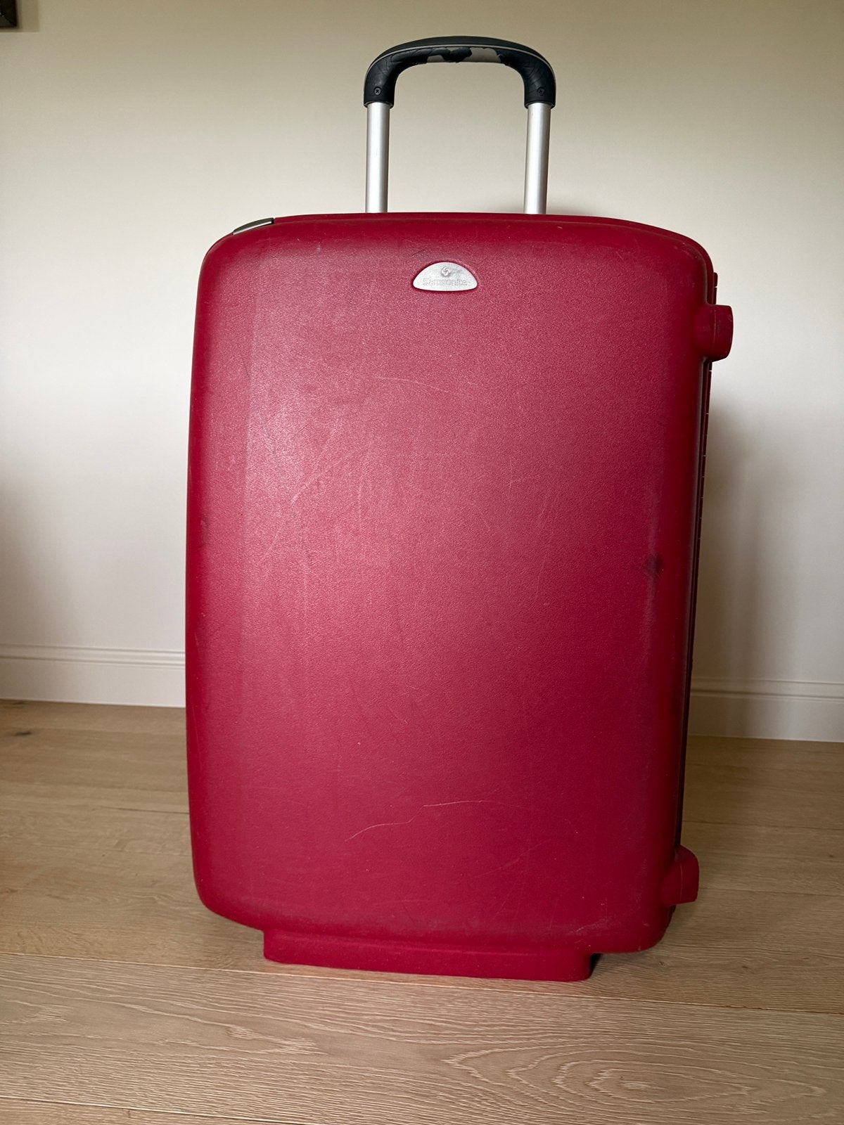 Gratuit grand valise  Samsonite rouge bordeaux,, 2 roues, 70 cm ou plus, Enlèvement, Utilisé, 45 à 55 cm