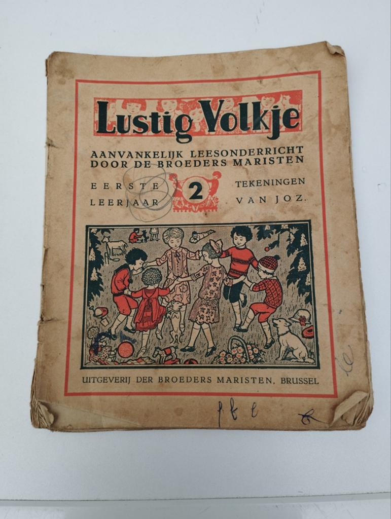 Een oud boekje over de broeders marissen jaar 1948, Antiek en Kunst, Ophalen