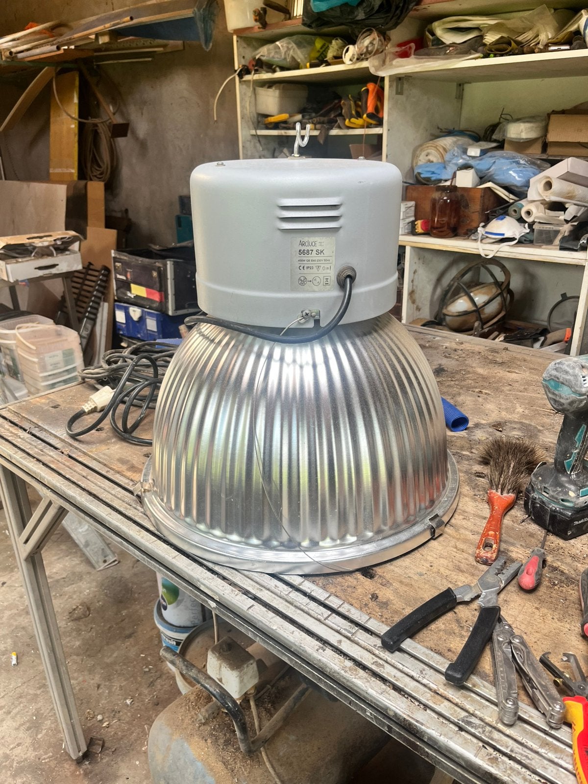 Industriele verlichting, Ophalen, Zo goed als nieuw