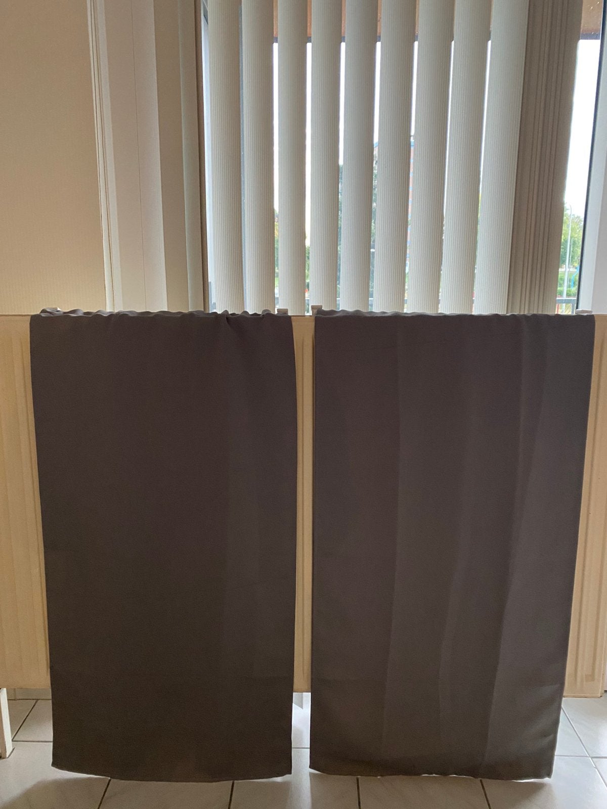 Lot de 2 rideaux occultants gris + tringles sans perçage, Ophalen, Zo goed als nieuw