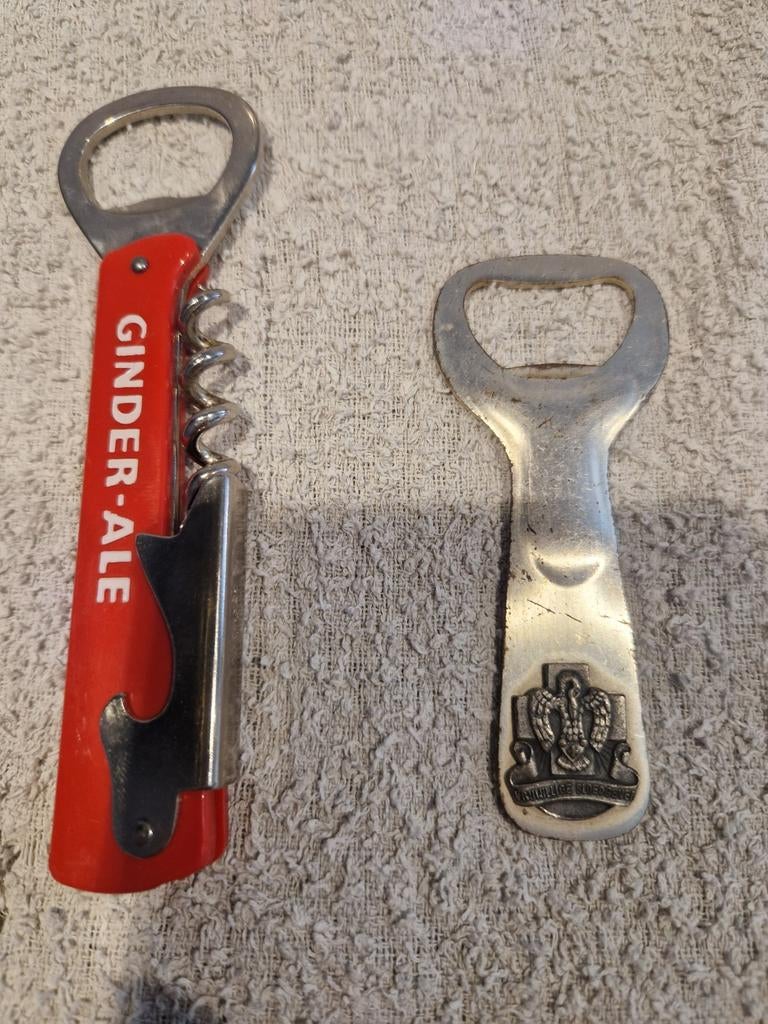 2 oude flesopeners, Ophalen of Verzenden