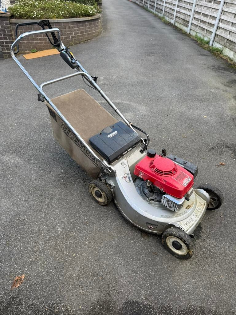 Honda grasmaaier benzine zelftrekker, Ophalen, Gebruikt