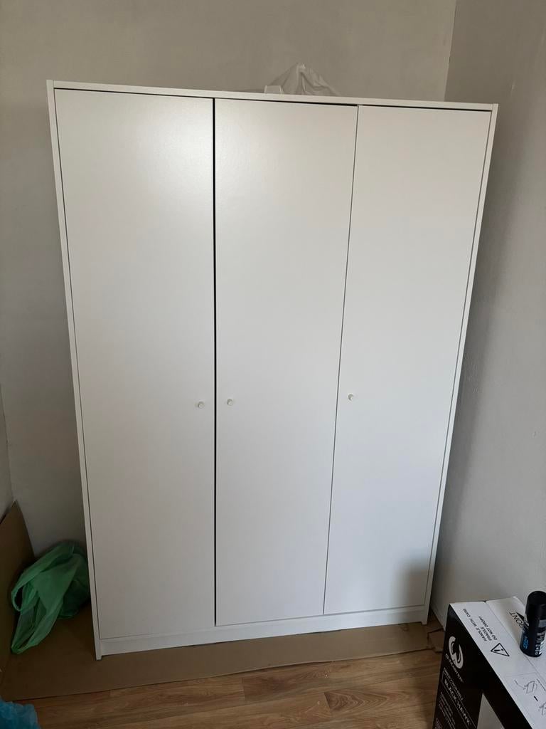 Armoire ikea, Maison & Meubles, Armoires | Penderies & Garde-robes, Enlèvement