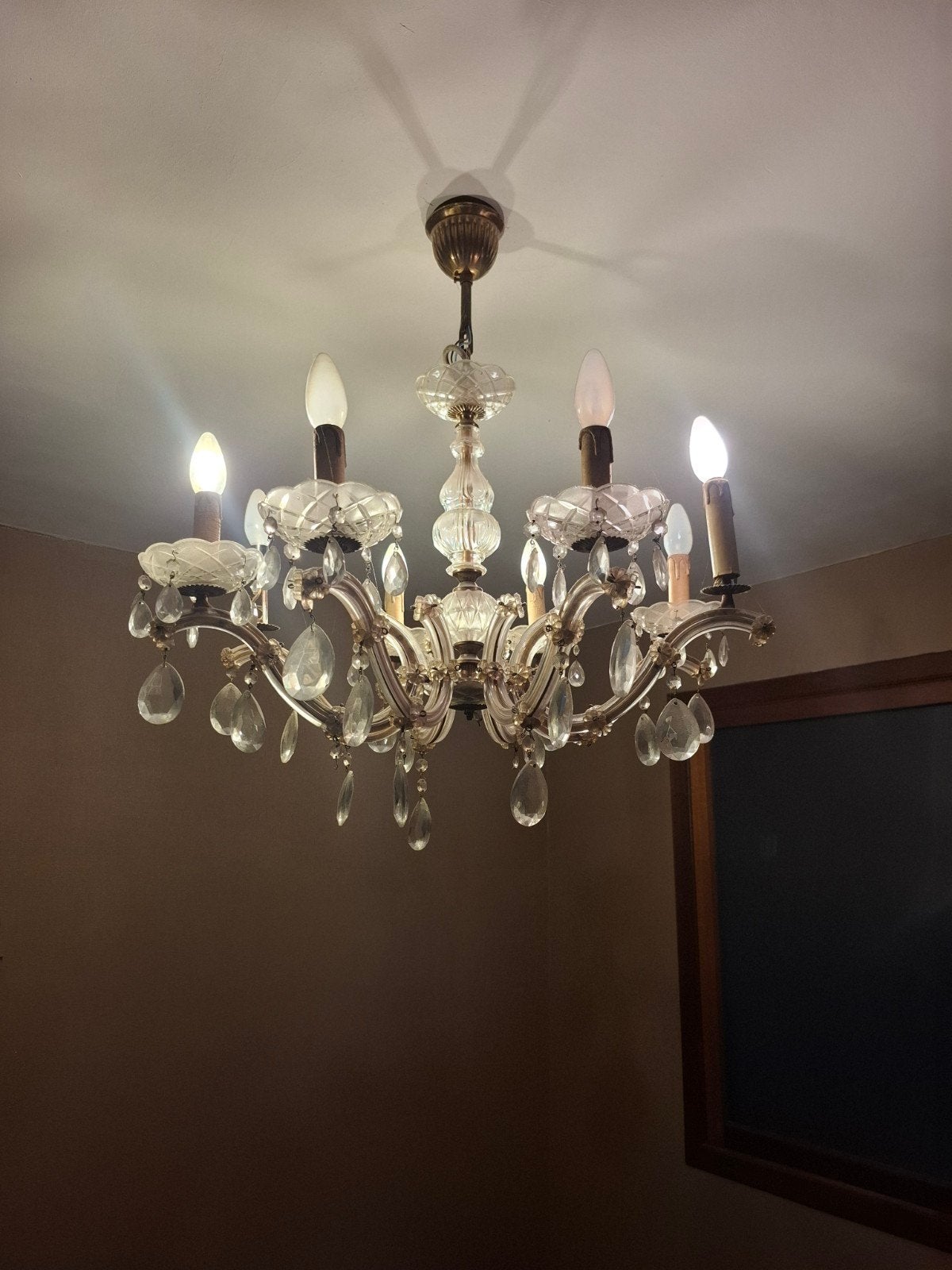 Lustre en cristal, Enlèvement