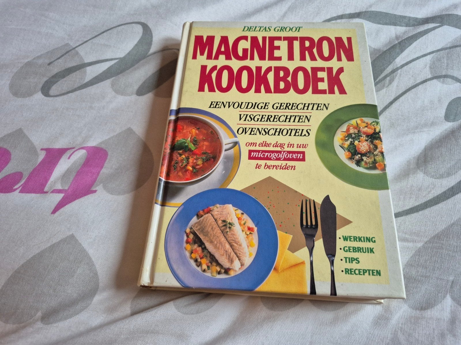 kookboek op eerste pagina geschreven kijk fotos, Enlèvement ou Envoi