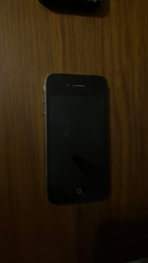 Iphone 4 met toebehoren, Telecommunicatie, Ophalen, Gebruikt, Zwart, 8 GB