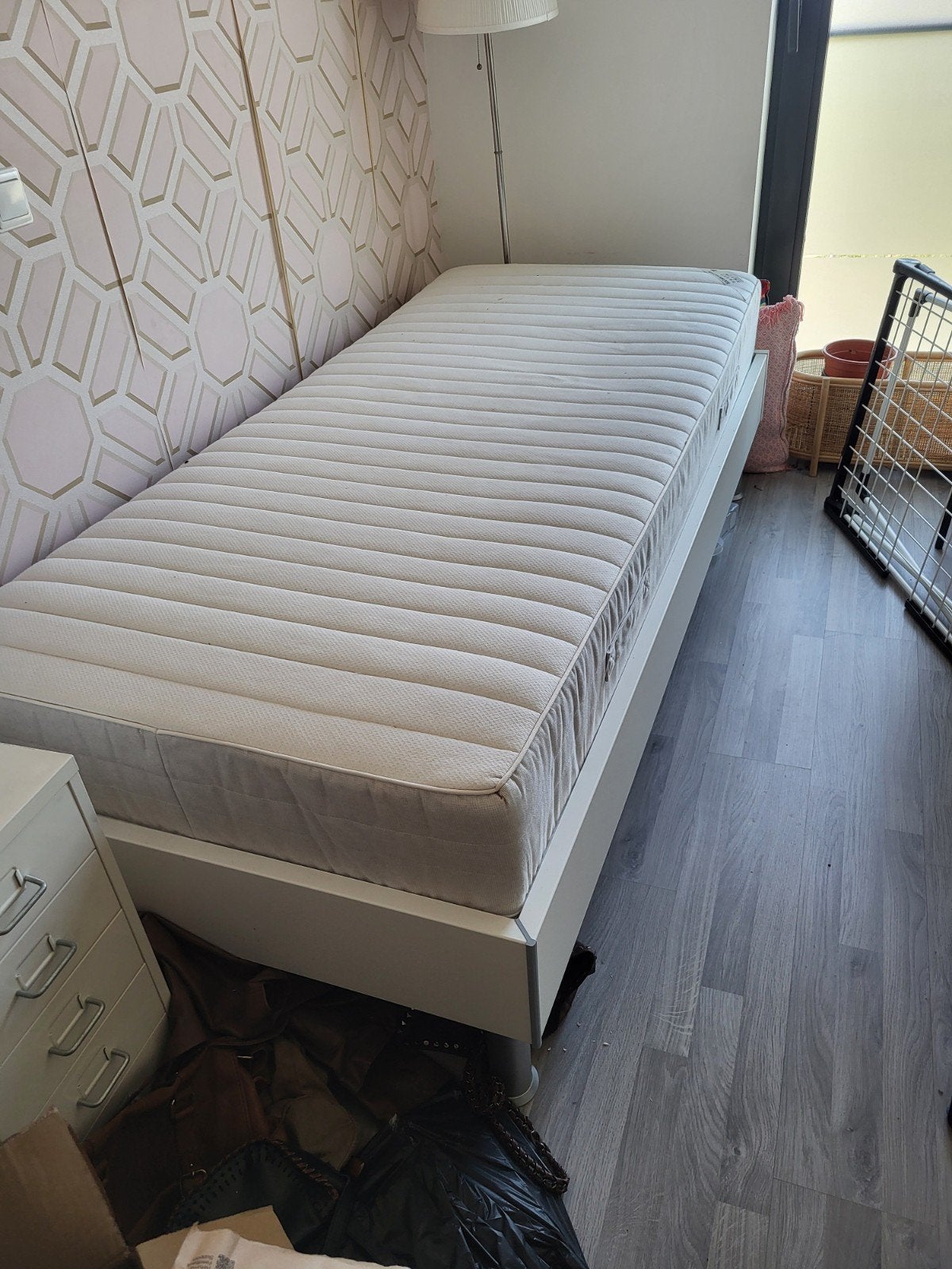Eenvoudig bedkader wit met lattenbodem, Huis en Inrichting, Ophalen, Matras