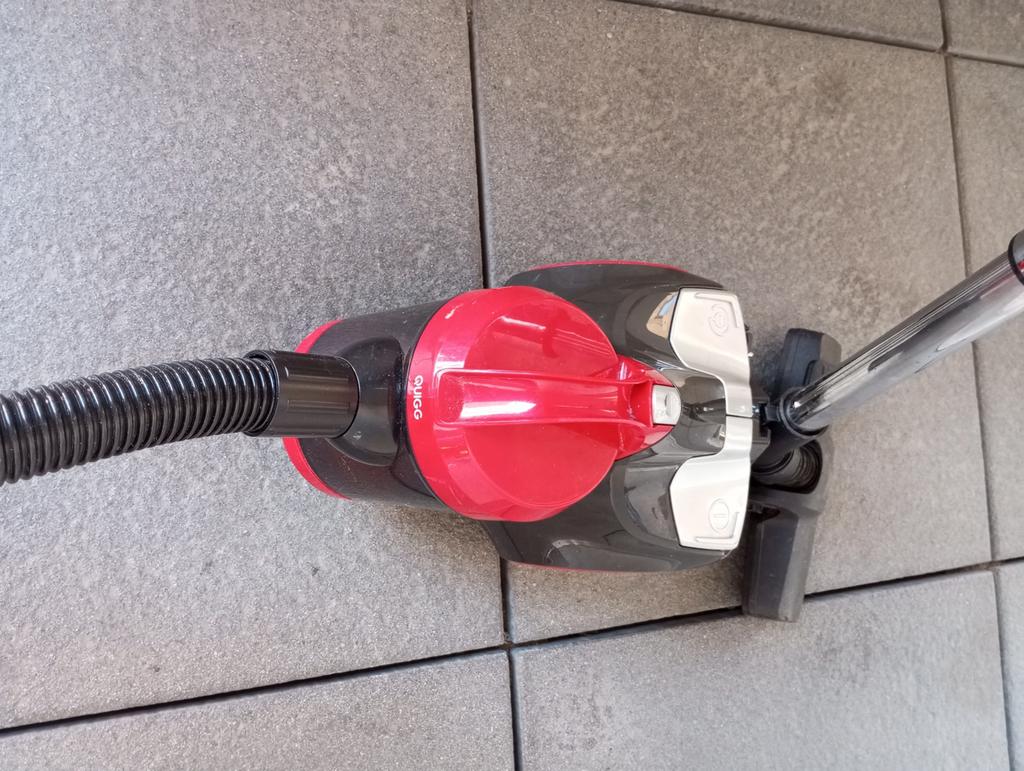 Stofzuiger Quigg te koop voor klein prijsje, Ophalen, Zo goed als nieuw, Stofzuiger