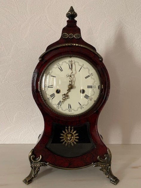Vintage jasklok in Zwitserse stijl, Ophalen