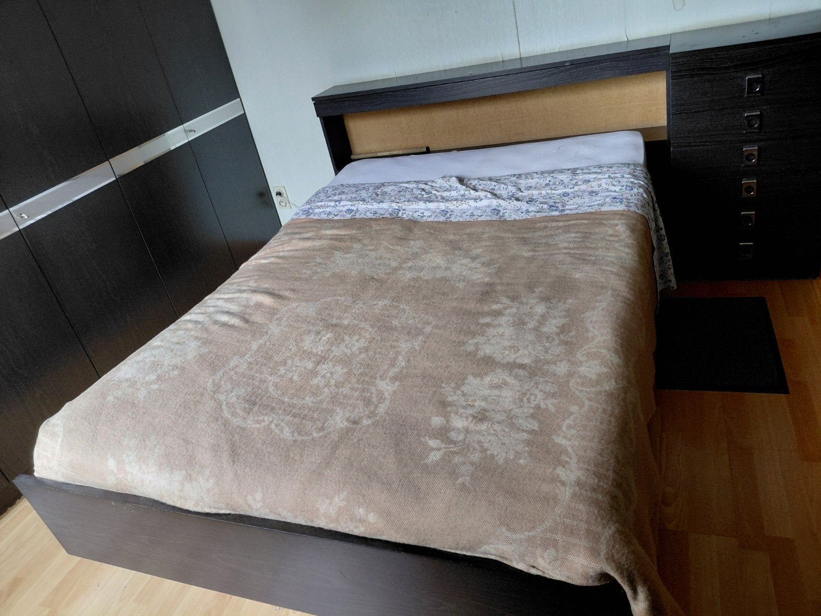! gratis! volledige slaapkamer, Huis en Inrichting, Ophalen