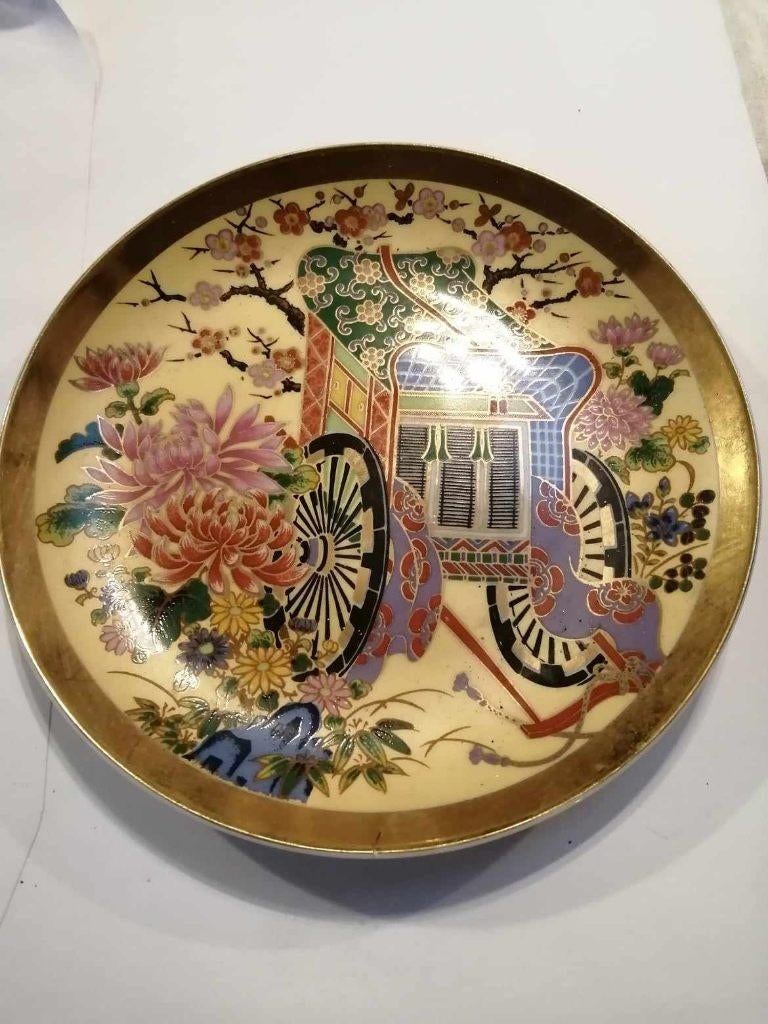 assiette en porcelaine motif asiatique, Enlèvement