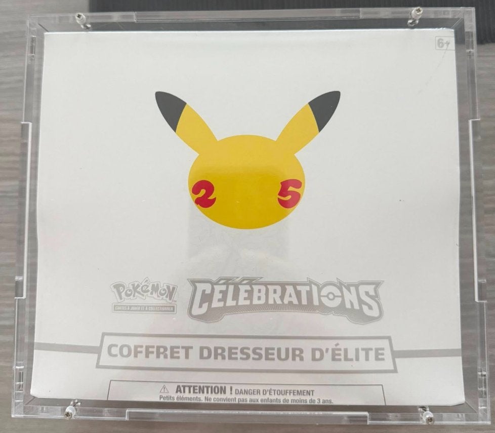 ETB Pokemon  25 ans état nickel avec acrylique, Enlèvement ou Envoi, Neuf, Booster