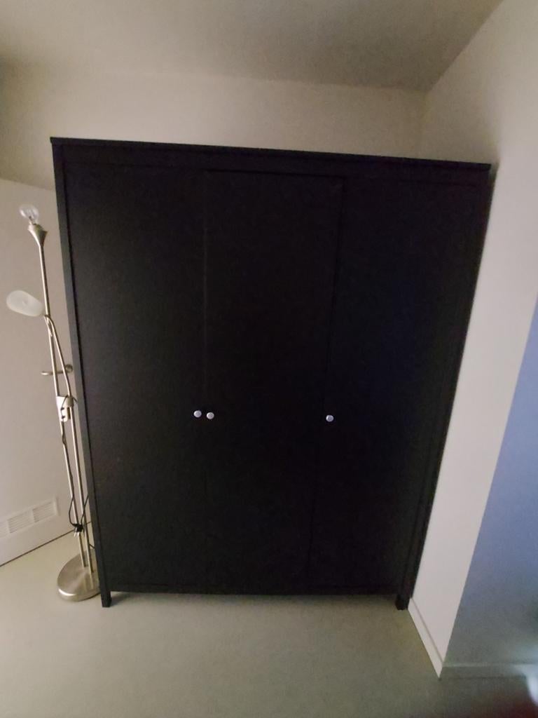 Kleerkast zwart goede staat sterk, Enlèvement